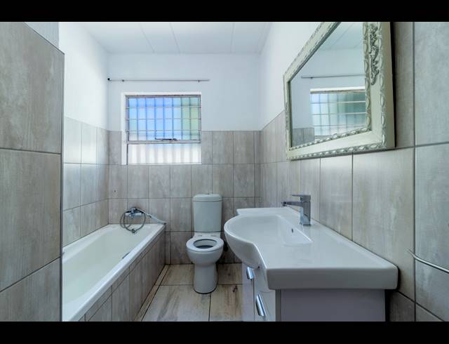 2 BEDROOM TOWNHOUSE FOR SALE IN ROODEKRANS